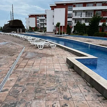 Noks Apartments-elenite Апартамент *