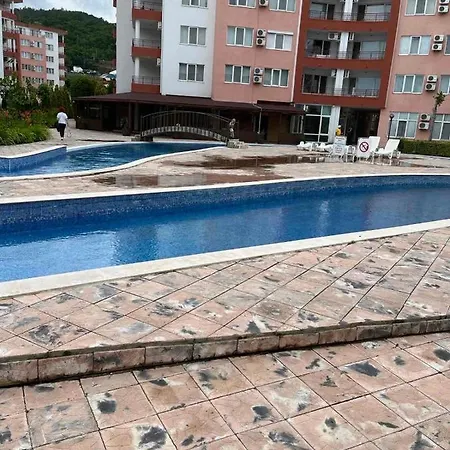Noks Apartments-elenite Апартамент *