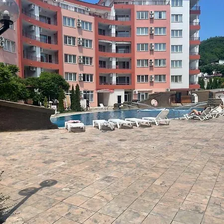 Noks Apartments-elenite Апартамент *